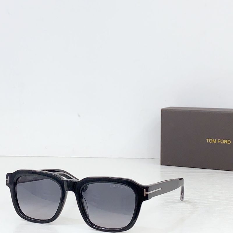 TOM FORD